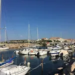 Apartmán 2 Pieces Avec Terrasse 25m² Et Parking A 50m De La - Fr-1-338-114 Sète