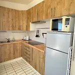 2 Pieces Avec Terrasse 25m² Et Parking A 50m De La - Fr-1-338-114 *