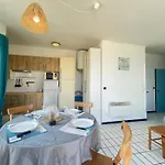 2 Pieces Avec Terrasse 25m² Et Parking A 50m De La - Fr-1-338-114 * Sète