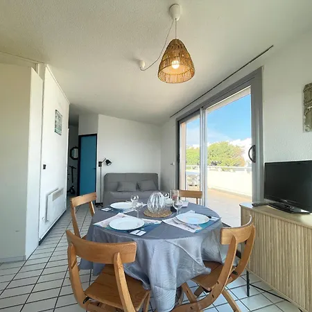 2 Pieces Avec Terrasse 25m² Et Parking A 50m De La - Fr-1-338-114 Sète