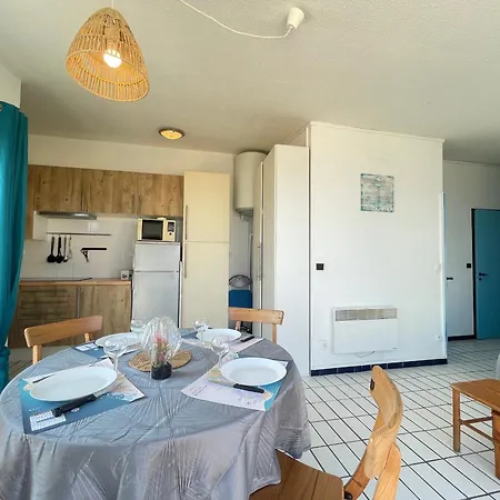 2 Pieces Avec Terrasse 25m² Et Parking A 50m De La - Fr-1-338-114 * Sète